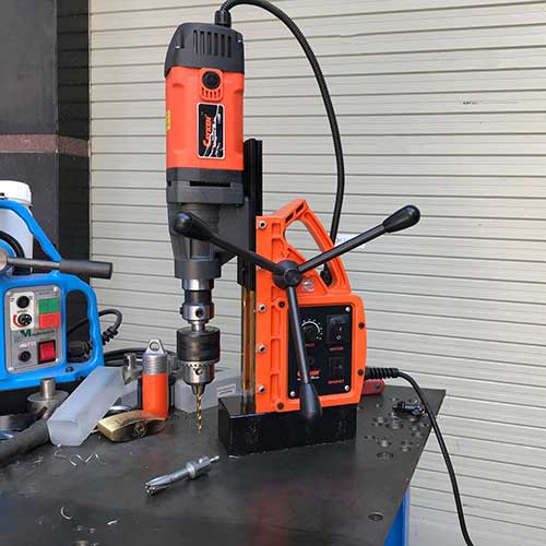 hướng dẫn sử dụng máy khoan từ